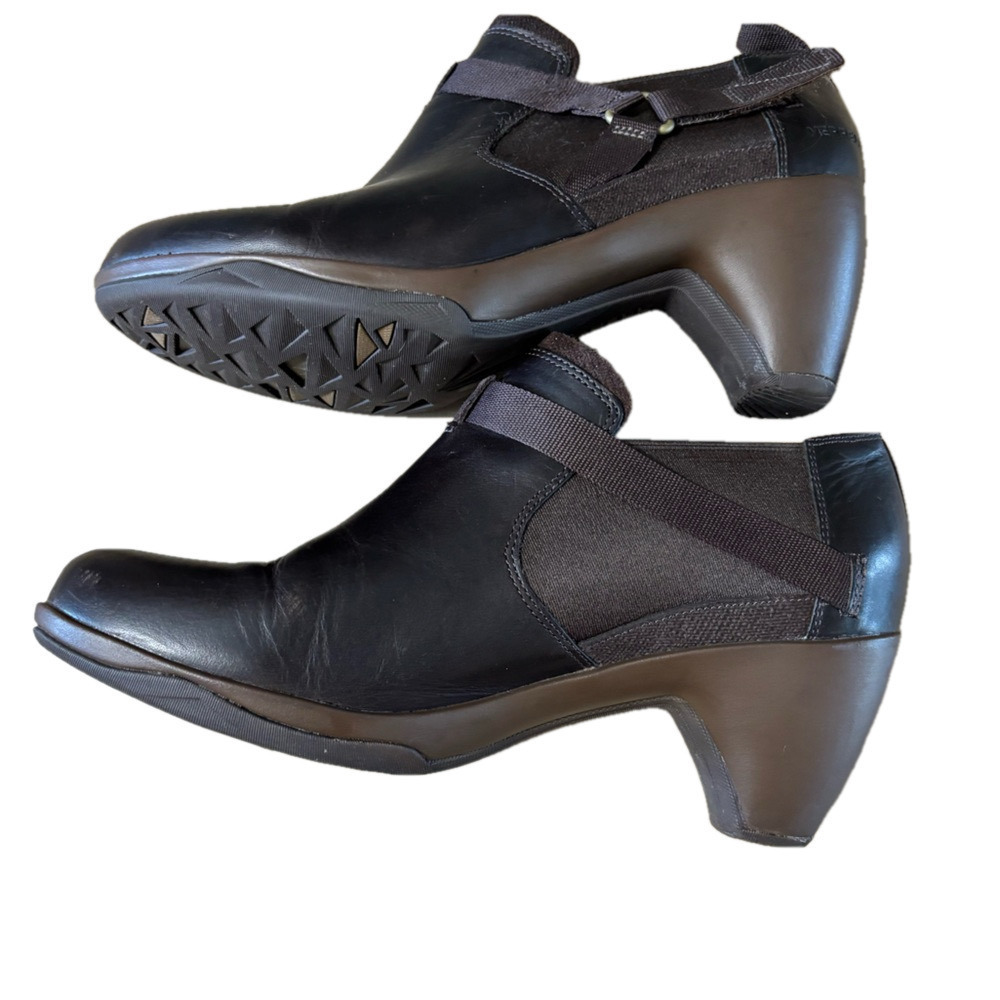 Merrell Expresso Leather Booties with Chunky Heel size 7